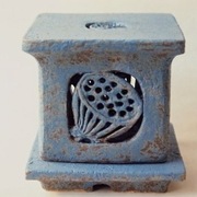 Hessenberg_botanic_lantern_(lotus)_