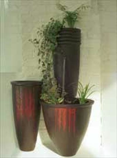 _water_fall_garden_red_black